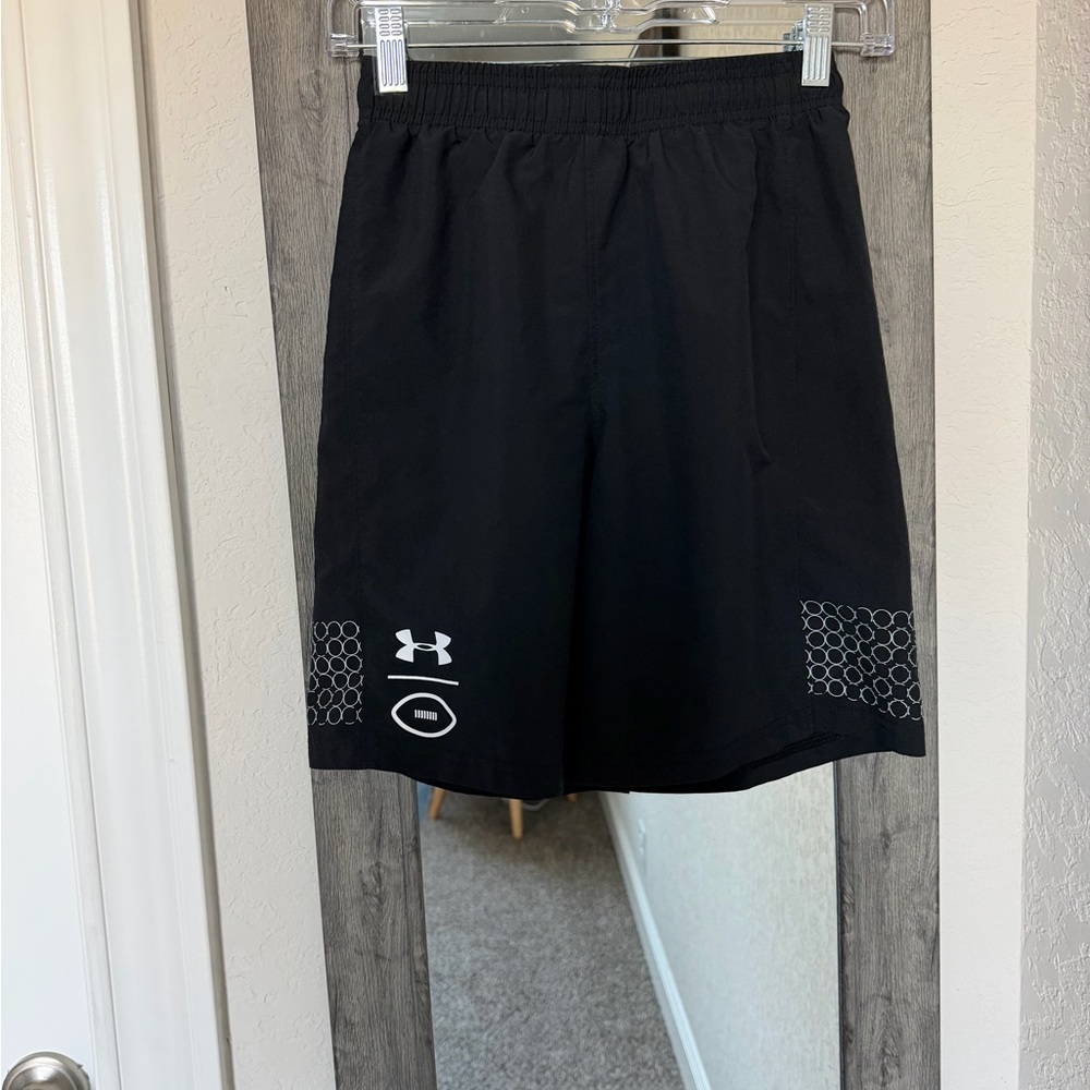 Youth Medium Under Armour Black Athletic Shorts